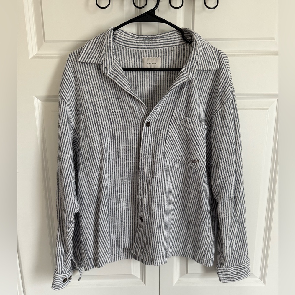 PacSun Men’s Gray & White Striped Casual Button-Down Shirt